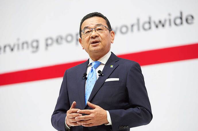 東京モーターショー2019のプレスカンファレンスに登壇した八郷社長