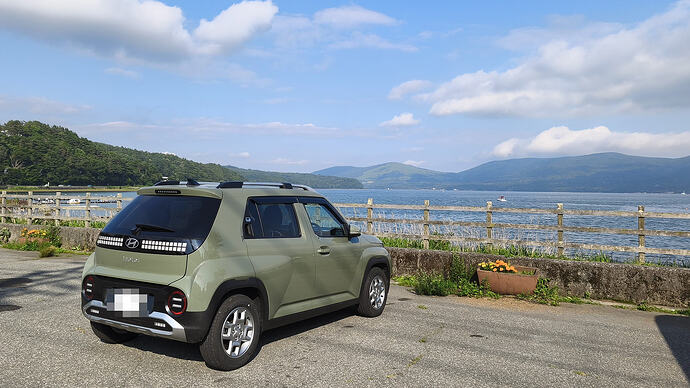 河口湖畔にて。