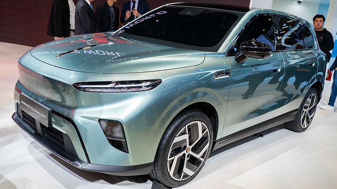 中国の高級車ブランド「紅旗（ホンチー）」も初のグローバルモデルを発表した。