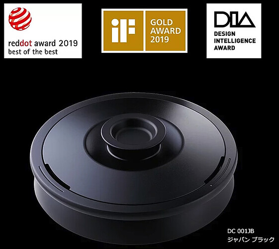 穴織カーボン株式会社のカーボン製無水調理鍋「ANAORI CARBON POT DISC」。2019年にiF賞の金賞を受けている。穴織カーボン株式会社のニュースリリースより転載。