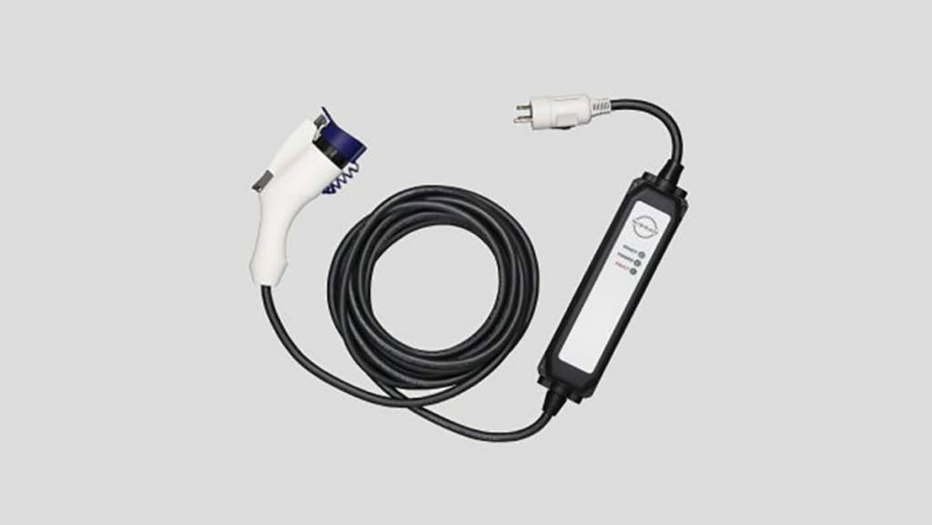 【三菱自動車純正】 電気自動車用 普通充電器 EV 200未使用、未開封です。 軽EVの『日産サクラ』&『三菱eKクロスEV』〜購入前に知っておくべき