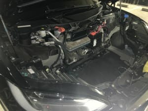 テスラモデルX 12Vバッテリー交換 - 電気自動車 一般 - EVsmart Park