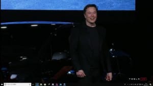 日本時間3月15日12:22(米太平洋夏時間3/14 20:22)ごろ、イーロン・マスク氏が登場。Youtubeのライブストリームよりキャプチャ。