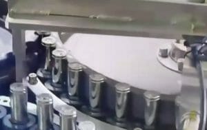 生産ライン上のテスラ搭載電池セル。パナソニック製のパソコン用から発展したEV専用品。