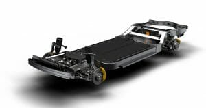 Rivianが「Skateboard」と名付けている「共通シャシー（chassis）」。バッテリーはもとより、操舵系もサスペンションも駆動系も全て装着されている。Rivianの公式サイトより転載。