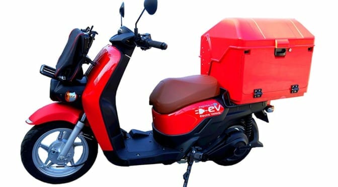 日本郵便が配達用にホンダの電気バイク『BENLY e:』導入〜社会の電動化が加速するか