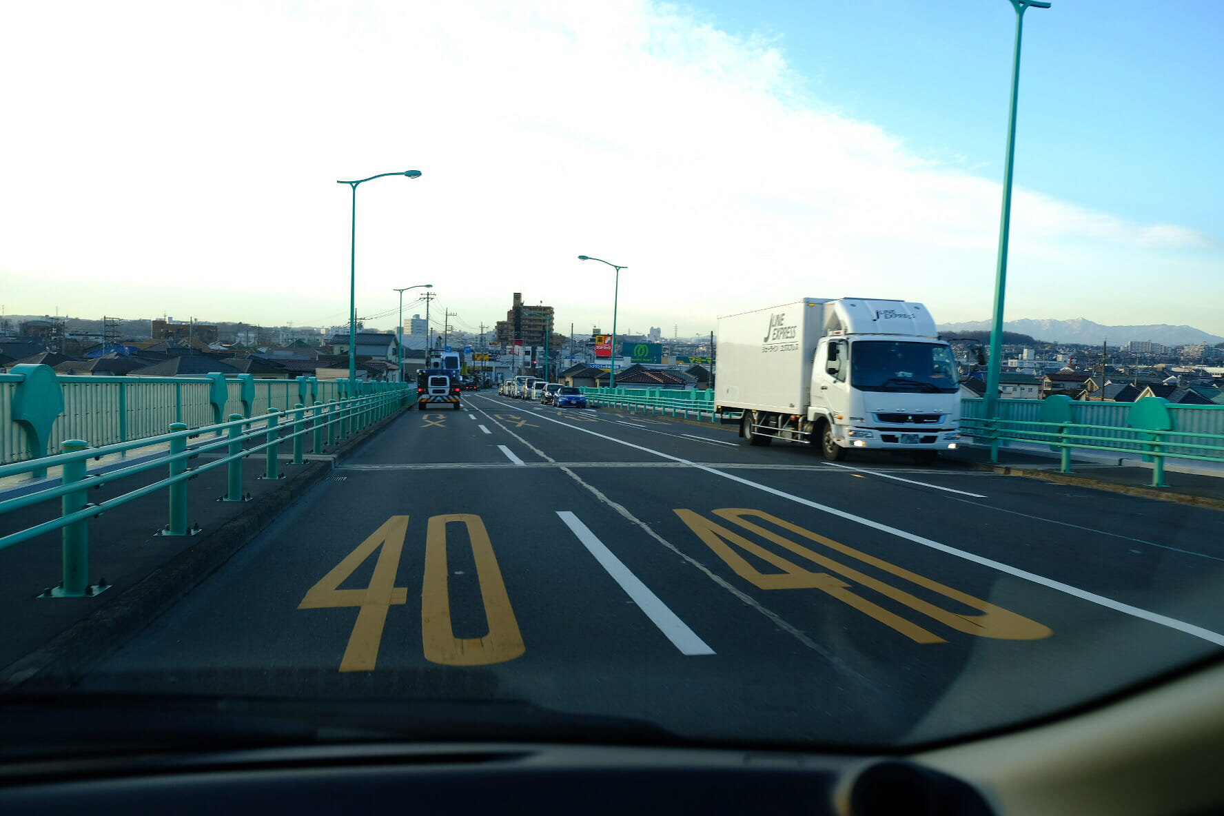 電車＋バス片道30kmの通勤を、電気自動車で片道33〜40kmに切り替えて 