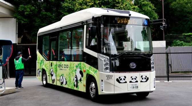 上野動物園にBYDの電気自動車小型バス『J6』が国内初導入〜突撃試乗レポート
