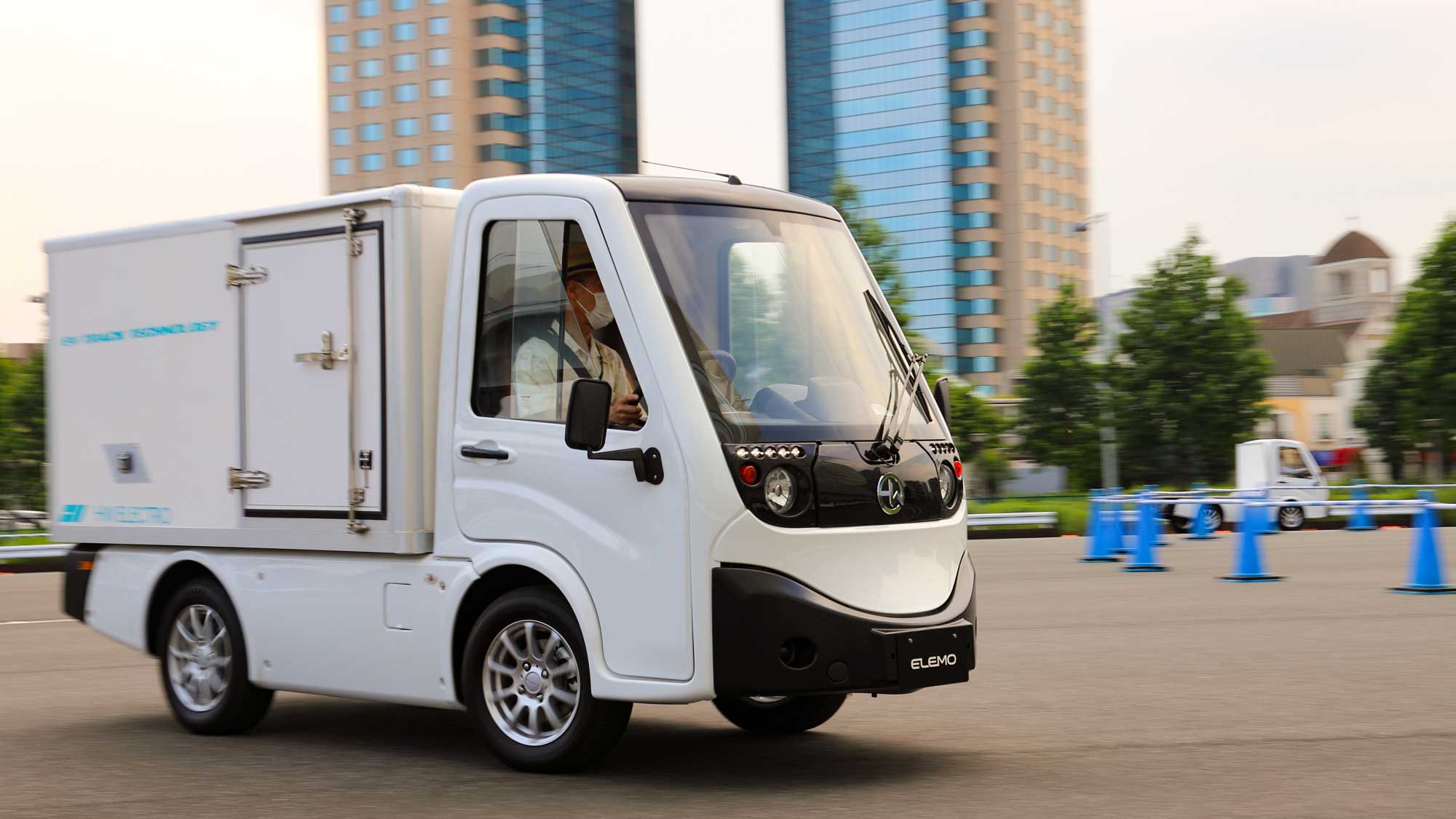 小型商用EV『ELEMO』試乗レポート〜ドライバーに優しい乗り心地【御堀直嗣】