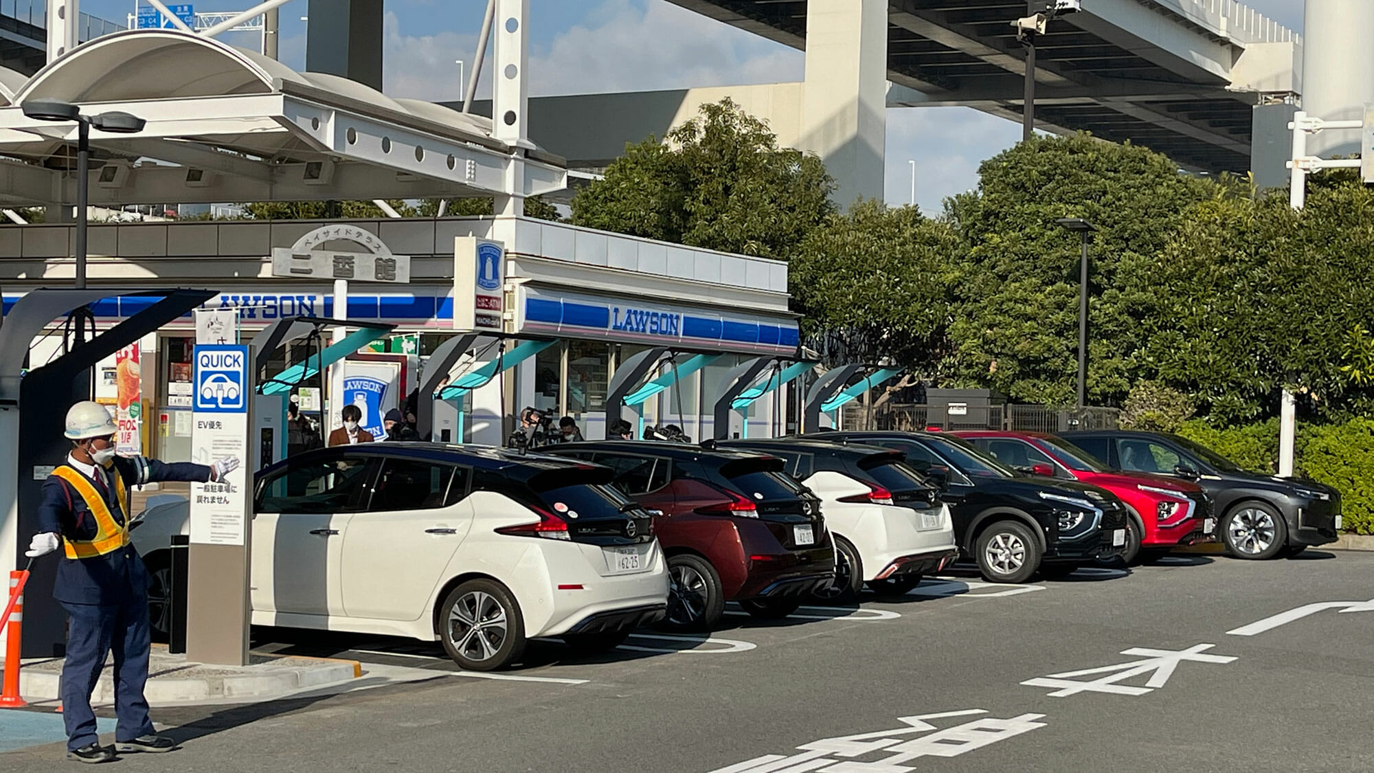 首都高大黒paでev6台が同時充電可能な新型急速充電器が運用開始 Evsmartブログ