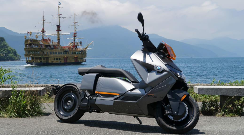 BMWの電動スクーター『CE 04』で箱根へ日帰りツーリング〜彫刻の森で100％充電！