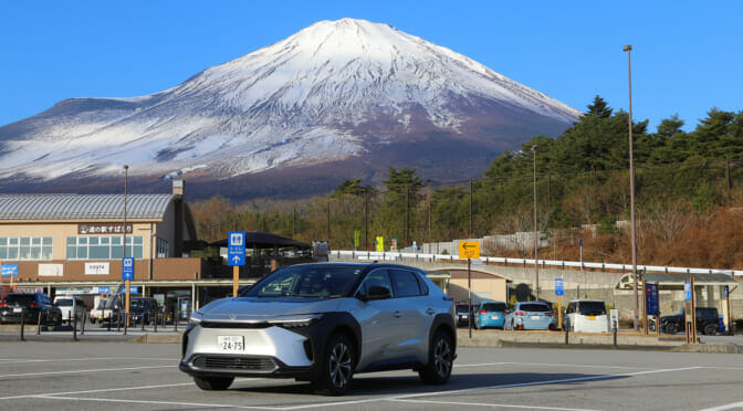 トヨタ『bZ4X』で富士山へ初試乗〜とても普通の車に仕上がっている電気自動車