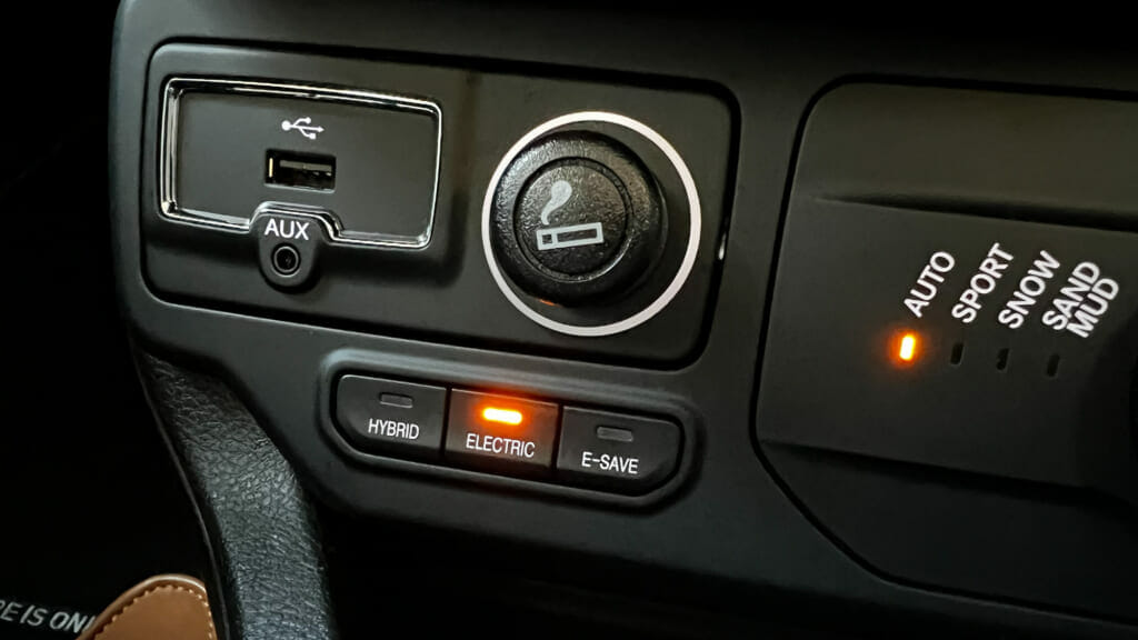 ジープ『Renegade Limited 4xe』試乗レポート〜静かなクルージングが新鮮な感覚 EVsmartブログ