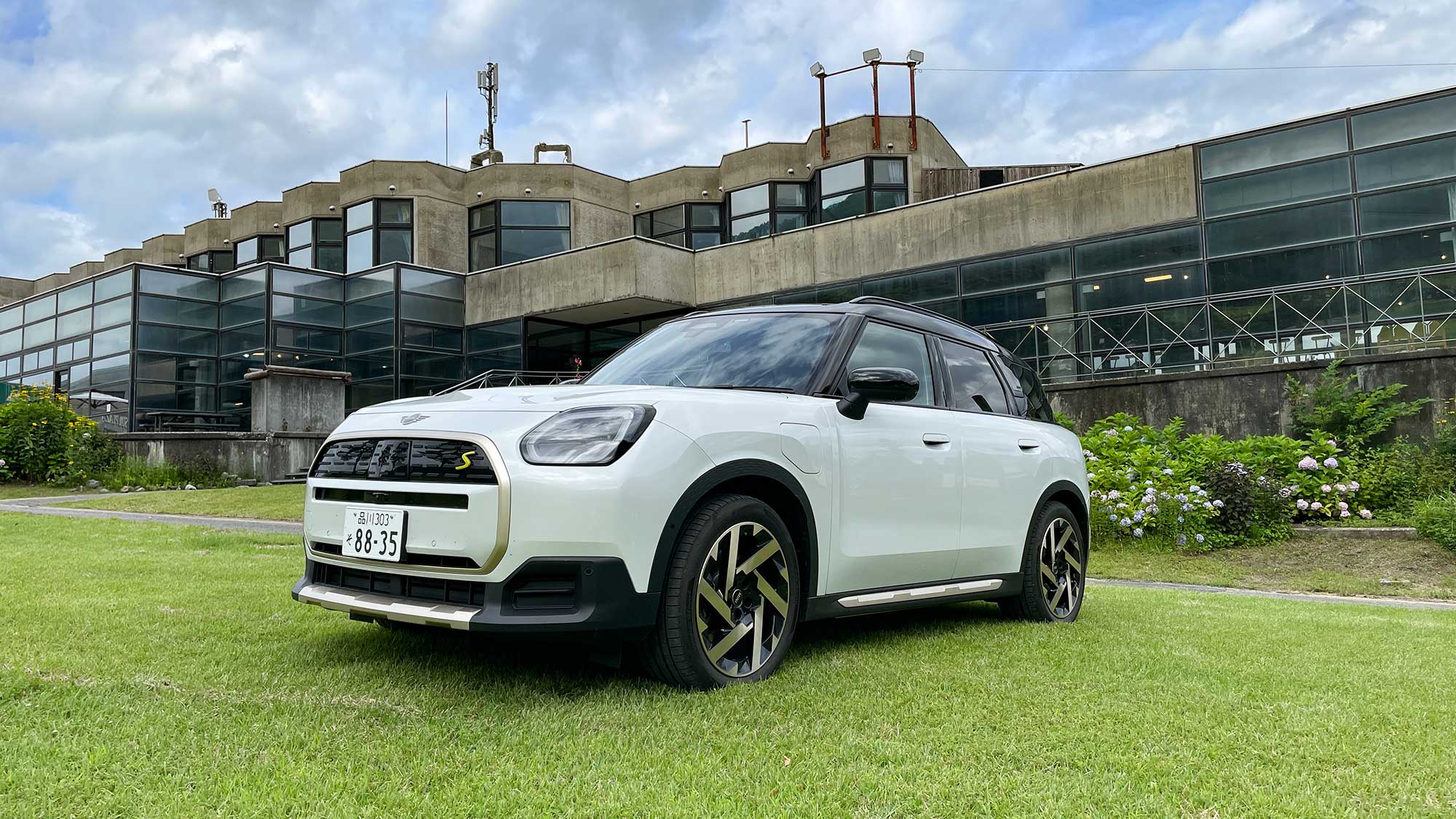 MINIの電気自動車『Countryman SE ALL4』長距離試乗／魅力的なミドルサイズの電気SUV