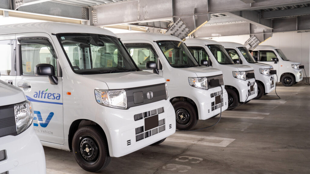 EV45台を導入した「アルフレッサ」がアンケート調査／ドライバーの85％が「疲れにくい」と回答