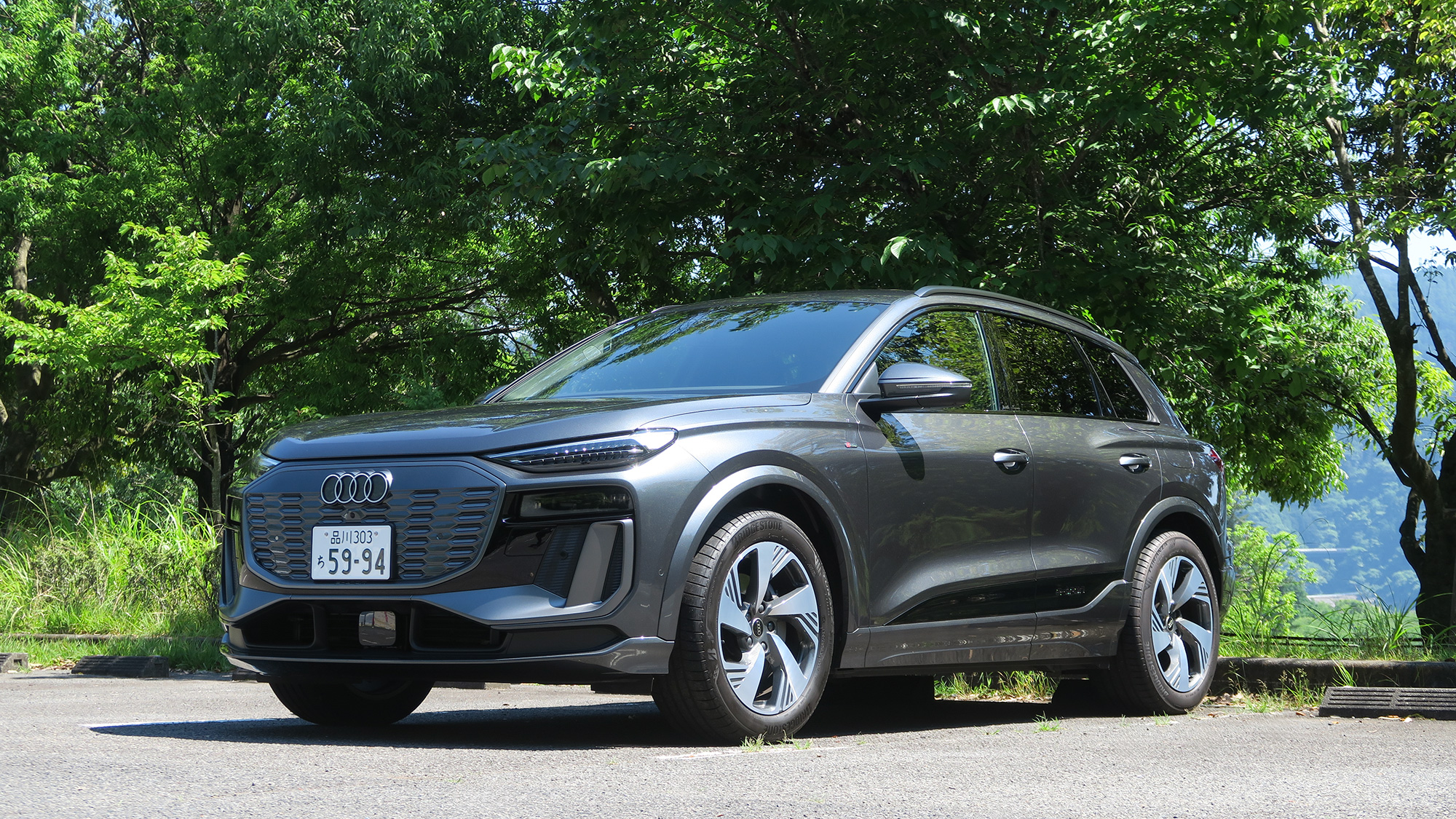 100kWhのバッテリーを搭載「Audi Q6 e-tron」試乗レポート／電気自動車にとっての「高級」を体感