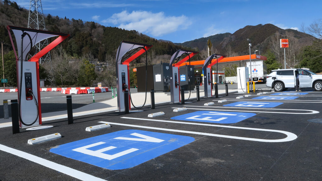 電気自動車充電インフラ整備の進捗状況／EV普及を支えるための拡充が着実に進展中