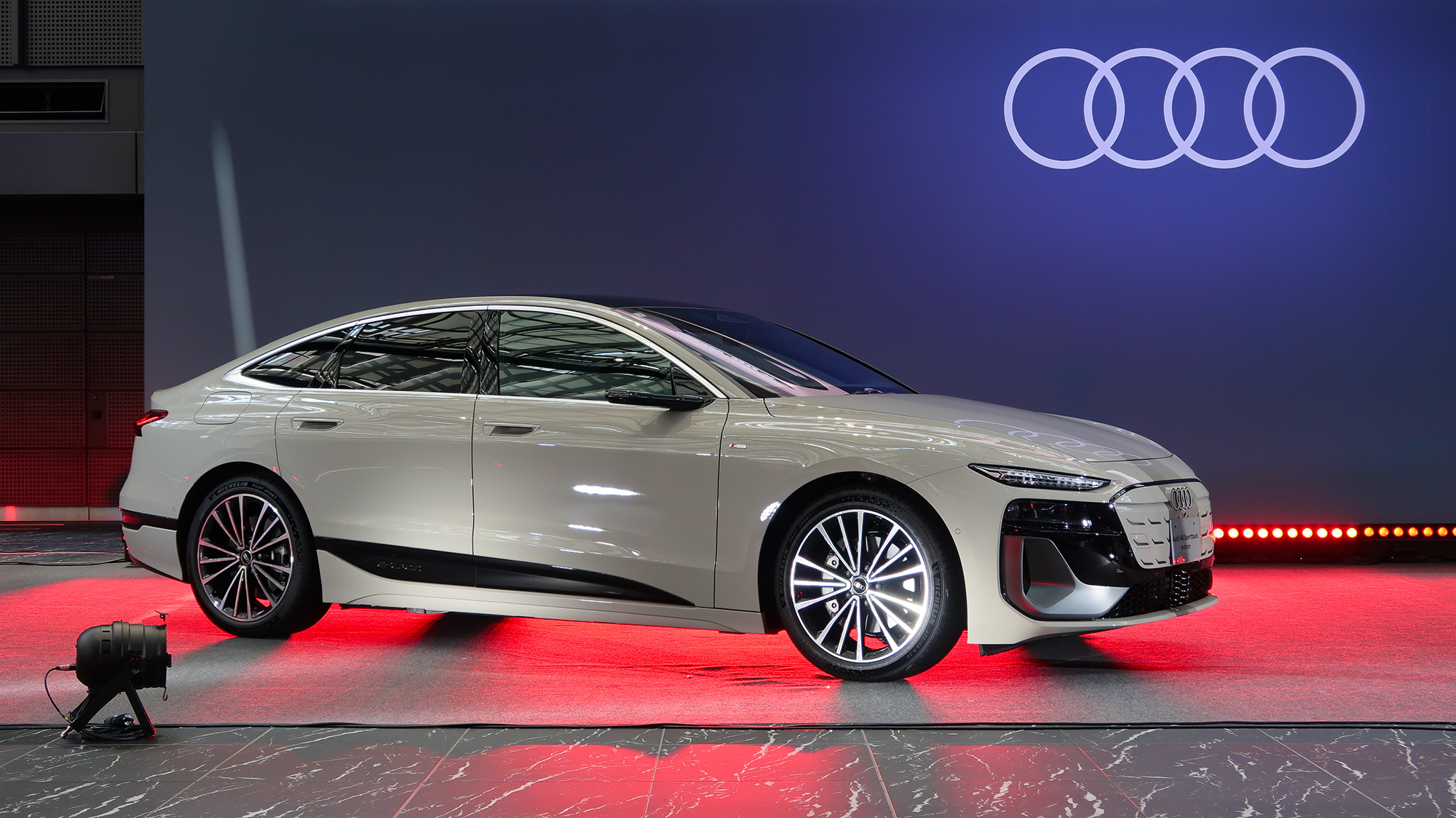 アウディが『Audi A6 Sportback e-tron / Avant e-tron』を発売／余裕ある一充電走行距離をアピール