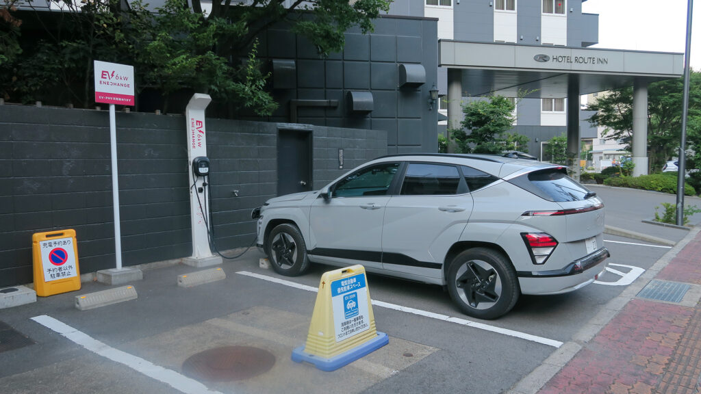 宿泊者のEV充電予約OK！ ホテルルートイン上山田温泉で「安心の満充電」宿泊レポート