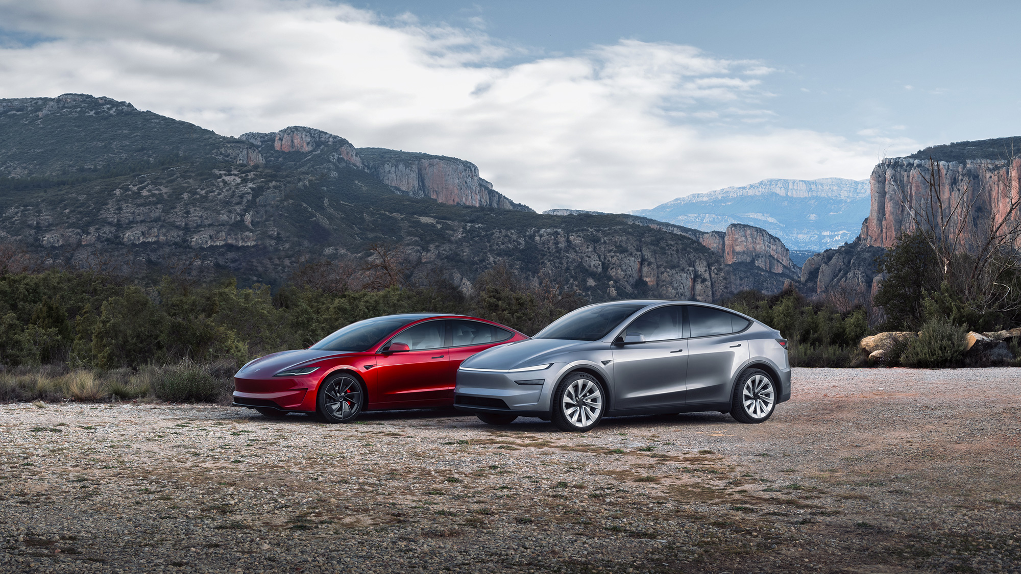 テスラが新型「チャデモアダプター」開発を明示／モデルYとモデル3で金利0％キャンペーン開始