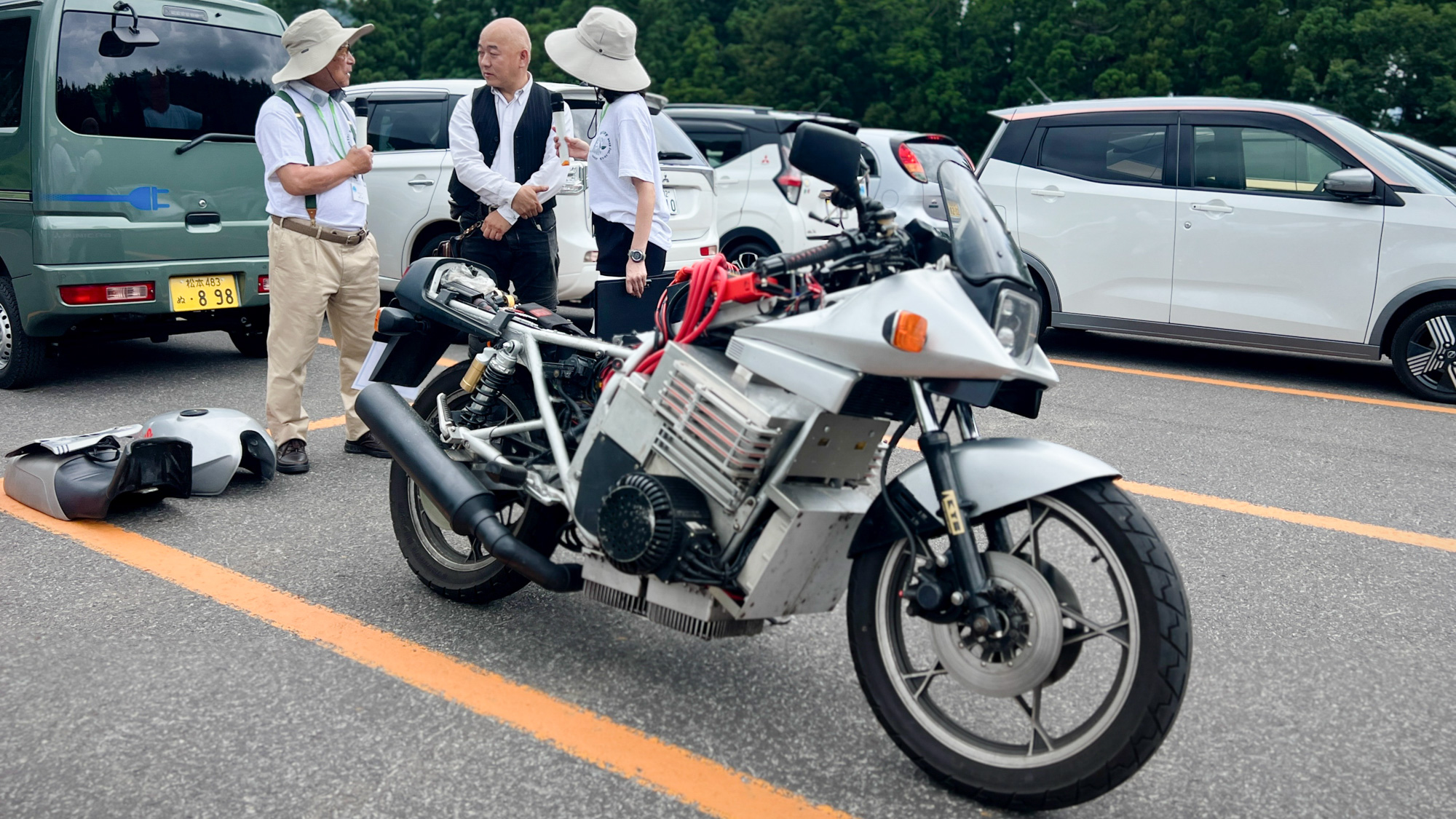 苦難の末に完成した手作り改造EVバイク「電動カタナ」で白馬へ〜タタメルバイクとも仲良し