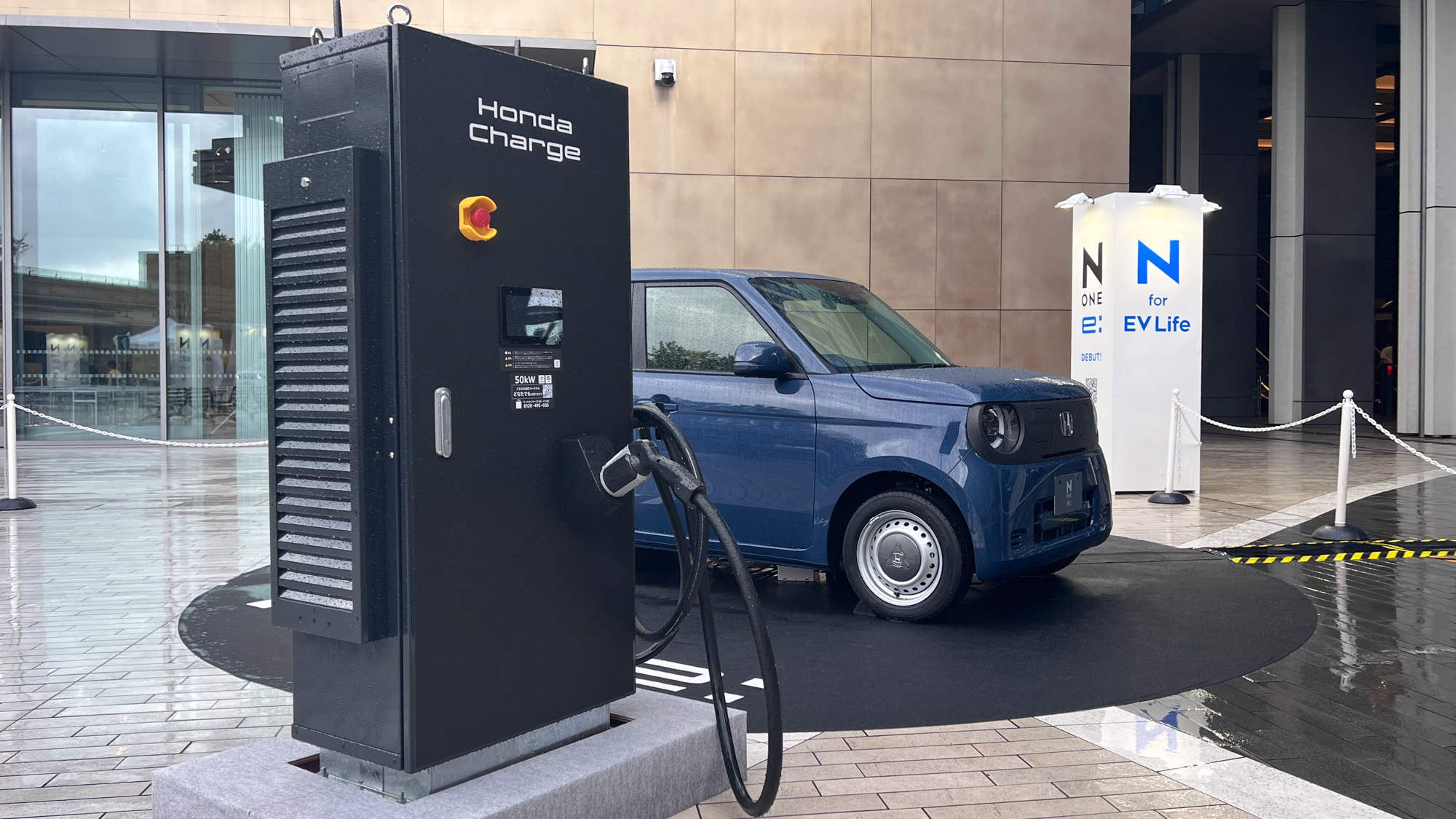 チャデモ初のプラグアンドチャージを実現したプラゴのエンジニアにインタビュー「どのメーカーのEVでも対応可能」