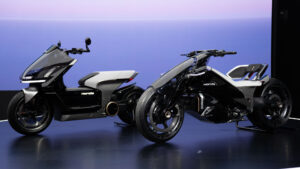 「AKIRAじゃん！」と話題のコンセプトモデルから二輪ロボットまで【Japan Mobility Show 2025】電動バイク最先端