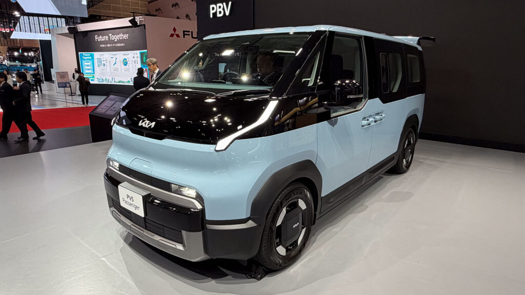 Kia「PV5」日本デビュー【Japan Mobility Show 2025】待望のワンボックスEVが街の風景を変える可能性