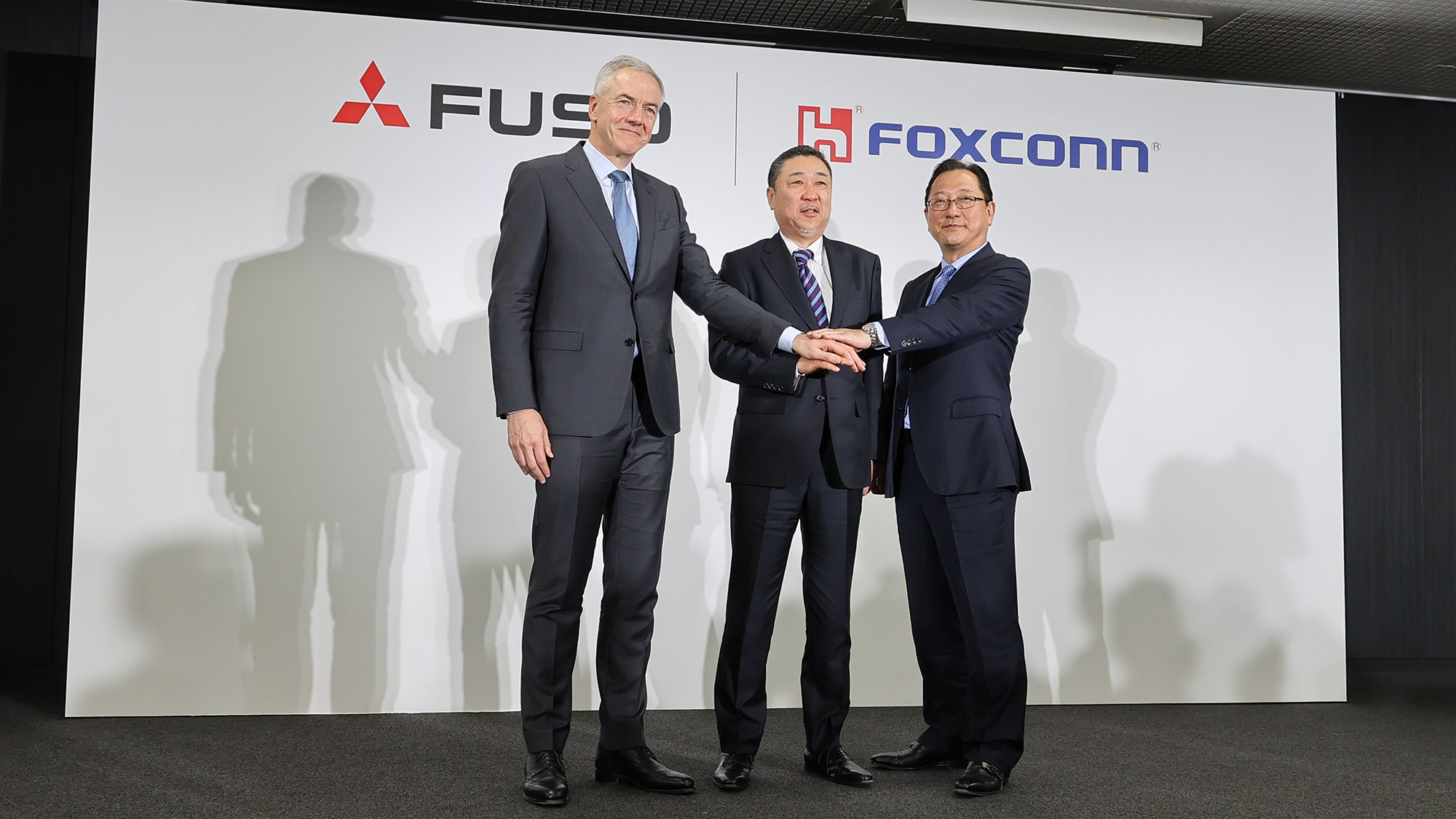 三菱ふそうと鴻海が日本に「新バスメーカー」を設立／EVバスの受注開始は2027年を予定