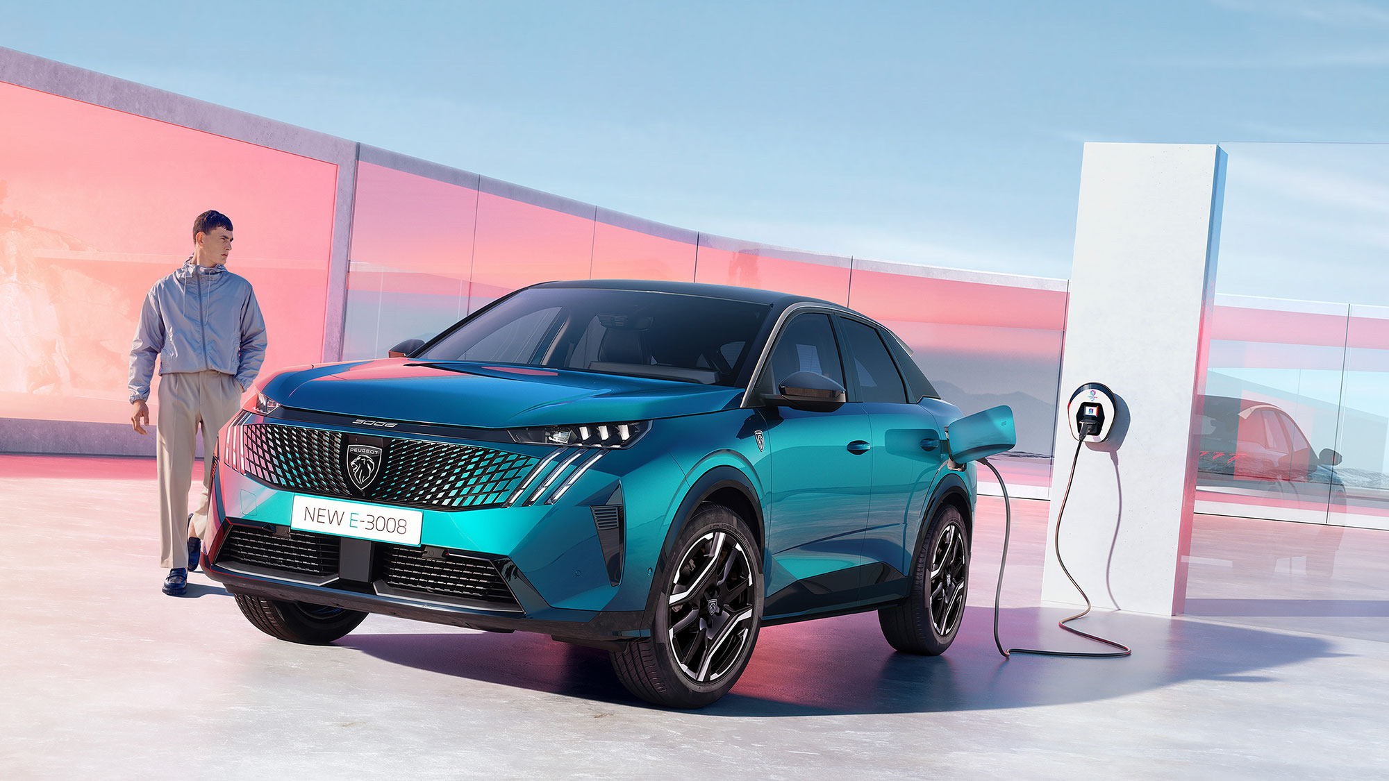 プジョーがBEVモデルの「E-3008」を日本発売/バッテリーは73kWhで急速充電は最大160kW対応