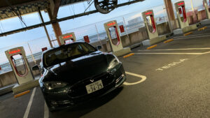 10年落ちのテスラ『モデルS』衝動買い【リアルレポート04】事故っちゃいました、テヘ……