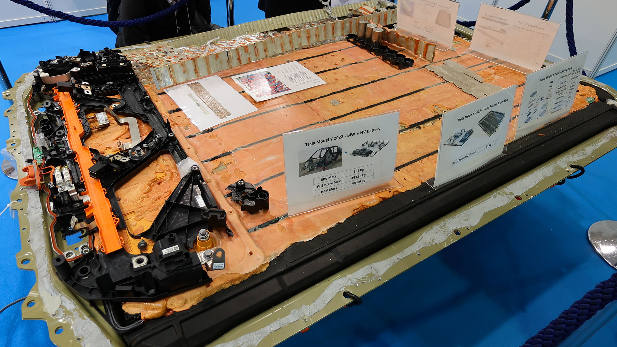 中国のEVが急成長している秘訣？ 「バラバラ」展示取材で聞いた衝撃の構造とは