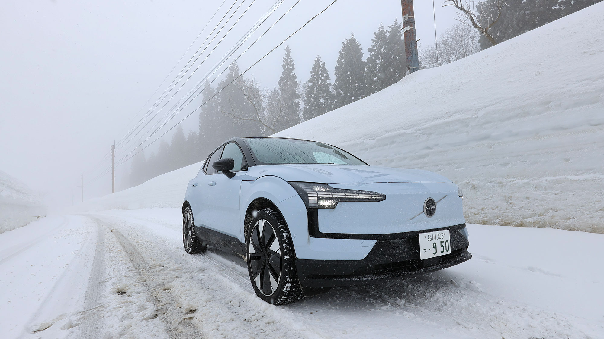 ボルボのコンパクトEV「EX30」で長距離&雪道試乗レポート/気ままなロングドライブを楽しめる電気自動車
