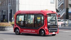 自動運転EVバスのWeRide製新型車両に岐阜市で試乗／滑らかで完成度の高い乗り味を実感