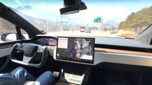 【韓国EV事情レポート01】日本より先にリリースされたテスラ「FSD」を体験／自動駐車のハンドル捌きは人間以上と実感