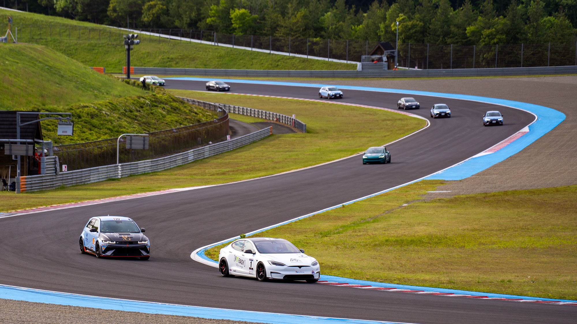 【2026全日本EV-GP 第2戦】モデルSのKIMI選手が連勝／IONIQ 5 Nの織戸茉彩選手がデビュー戦表彰台